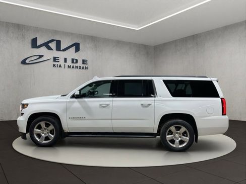 Used 2017 Chevrolet Suburban LT image 3