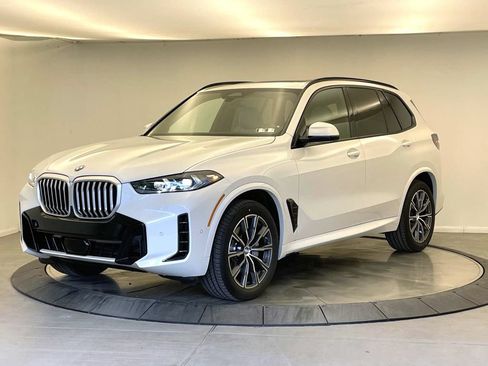 Used 2026 BMW X5 xDrive40i w/ M Sport Package AWD/4WD image 1
