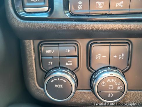 Used 2025 GMC Yukon Denali AWD/4WD image 21