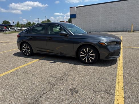 Used 2022 Honda Civic EX-L image 19
