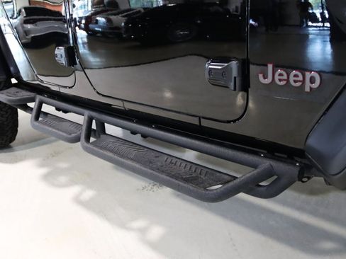 Used 2021 Jeep Gladiator Rubicon w/ Dual Top Group AWD/4WD image 11