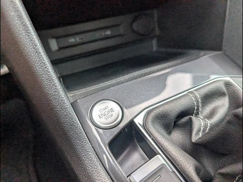 Certified 2023 Volkswagen Tiguan SE R-Line FWD image 18