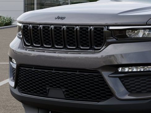 New 2025 Jeep Grand Cherokee Limited w/ Black Appearance Package AWD/4WD image 12