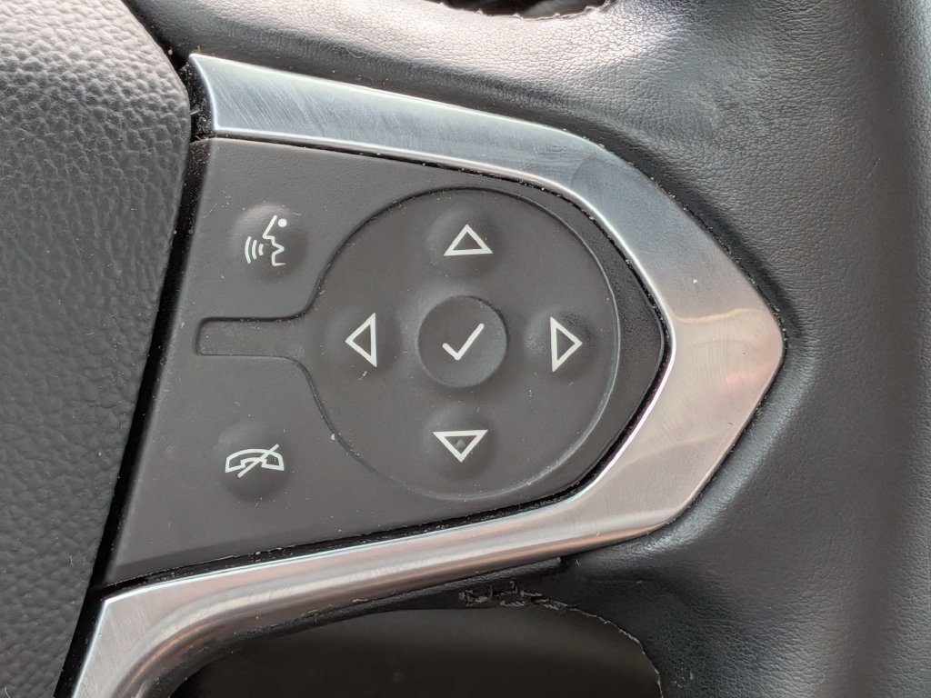 Used 2023 Chevrolet Traverse LT FWD image 25
