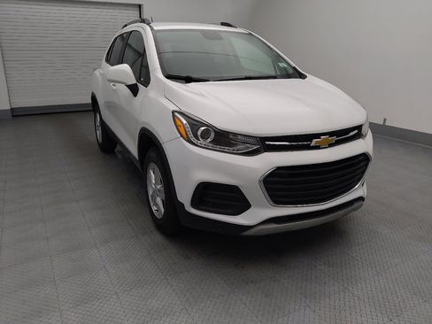 Used 2022 Chevrolet Trax LT w/ Driver Confidence Package AWD/4WD image 14