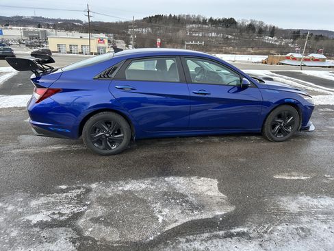 Used 2021 Hyundai Elantra SEL w/ Convenience Package image 10