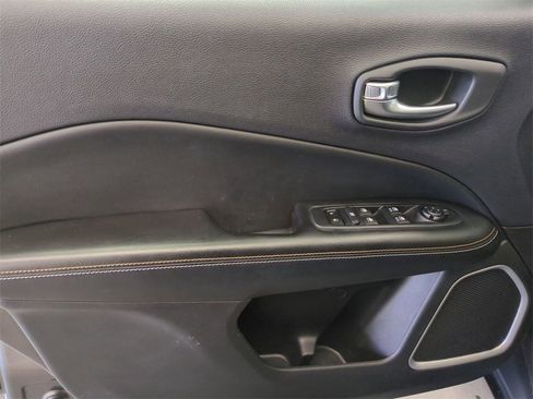 Used 2020 Jeep Compass Latitude w/ Cold Weather Group image 10