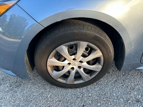 Used 2022 Toyota Corolla LE image 9