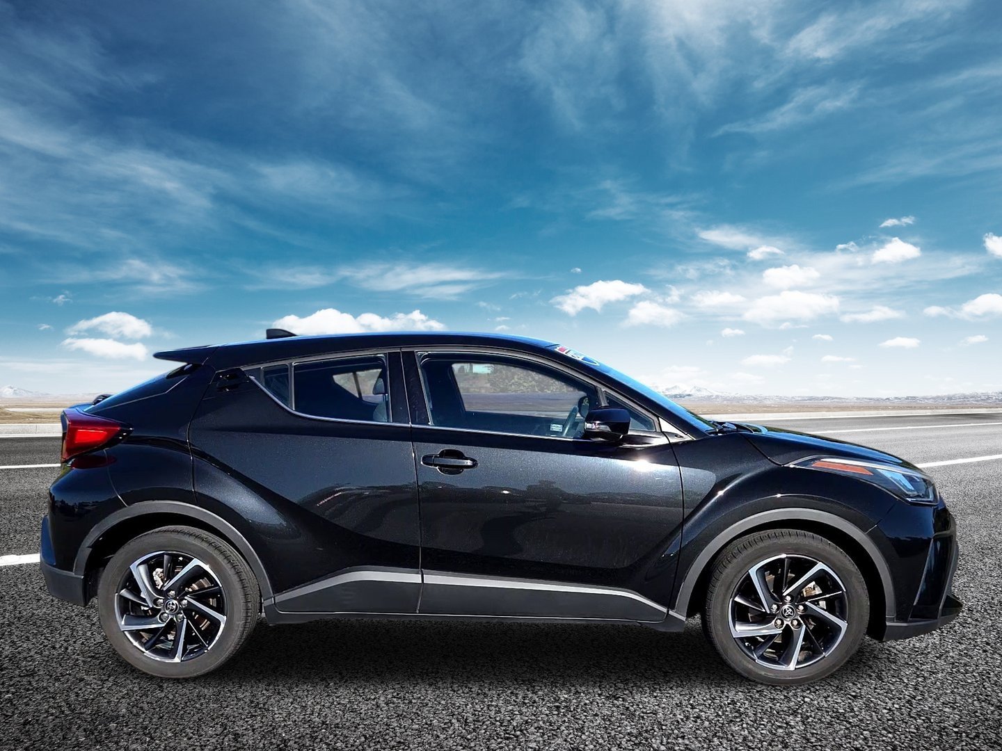 Used 2022 Toyota C-HR Limited FWD image 9