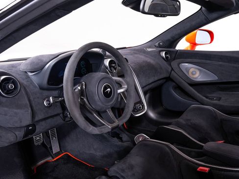 Used 2020 McLaren 600LT Spider image 23