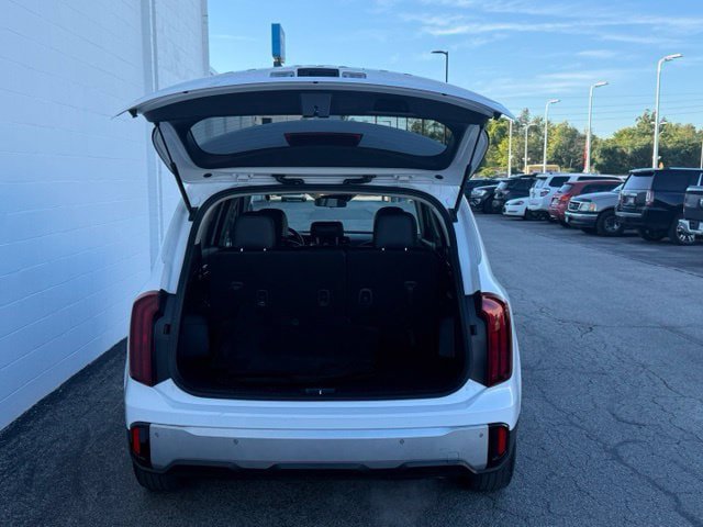 Used 2024 Kia Telluride LX FWD image 8