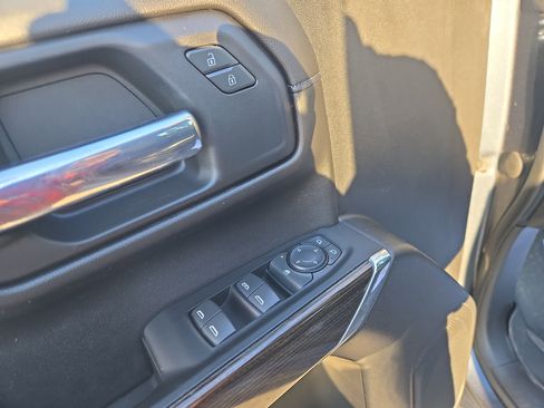 Used 2022 Chevrolet Silverado 1500 LT w/ Z71 Off-Road Package image 16