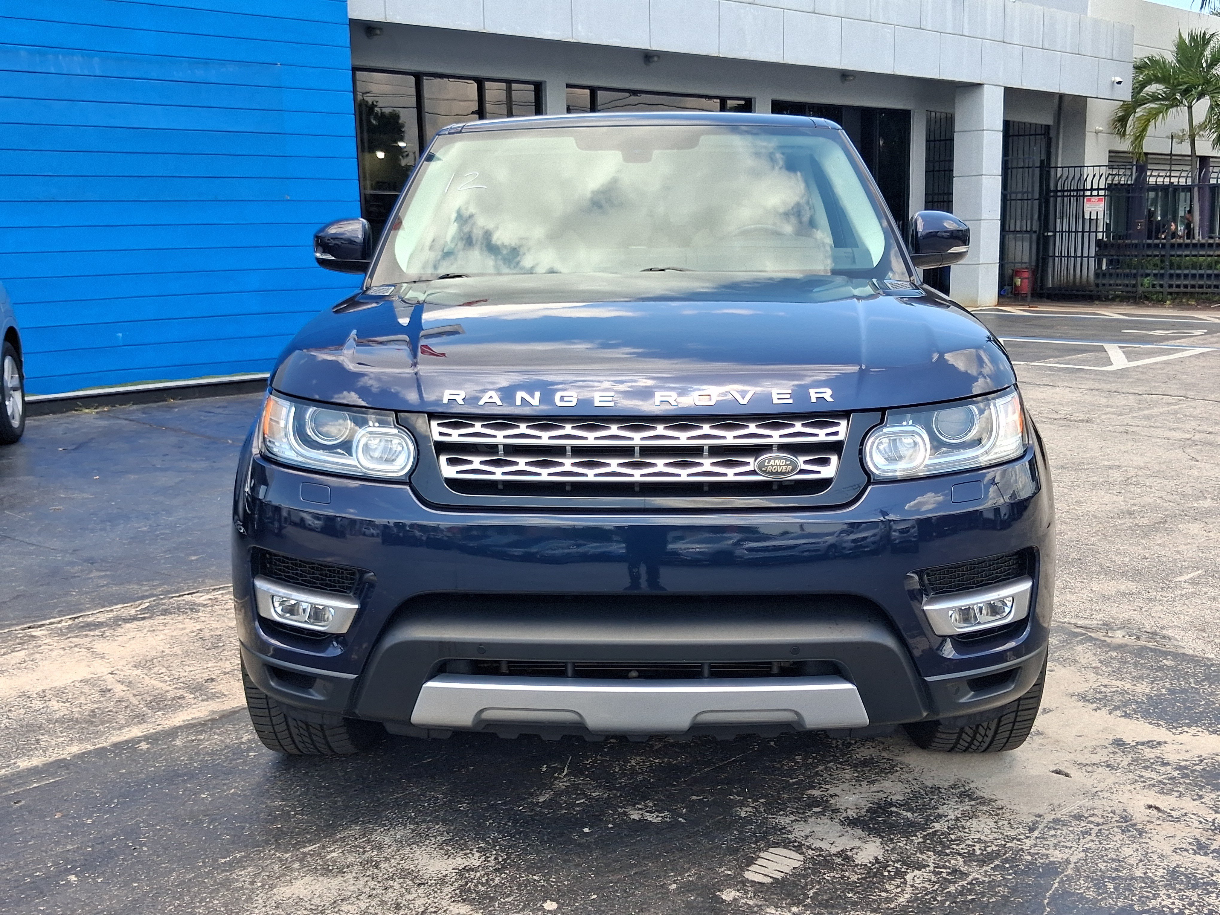 Used 2014 Land Rover Range Rover Sport HSE AWD/4WD image 3