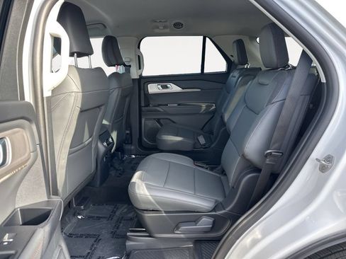 New 2026 Ford Explorer Active w/ Active Comfort Package AWD/4WD image 32