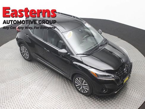 Used 2024 Nissan Kicks SR image 3