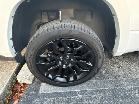 Used 2025 RAM 1500 Limited AWD/4WD image 19
