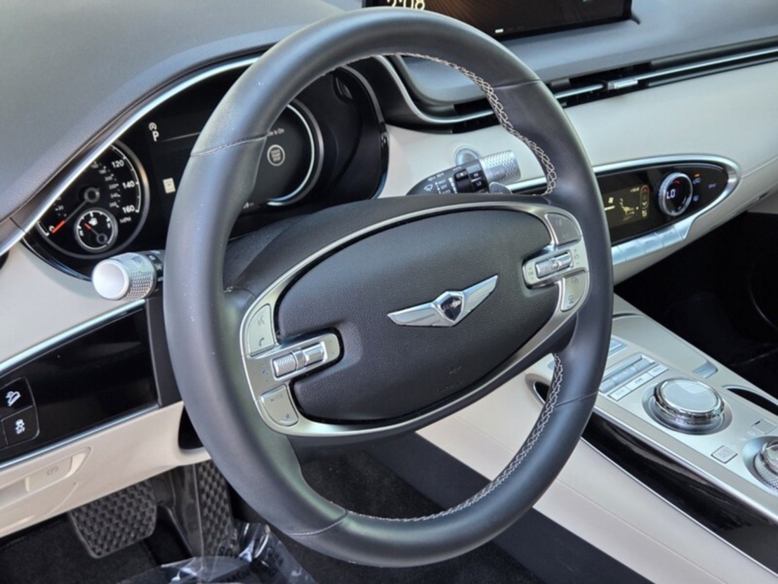 Used 2024 Genesis GV70 2.5T AWD/4WD image 24