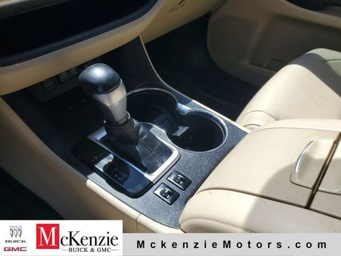 Used 2018 Toyota Highlander XLE FWD image 22