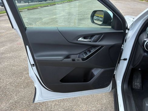 Used 2025 Chevrolet Equinox LT FWD image 18