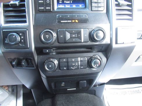 Used 2017 Ford F250 XLT AWD/4WD image 16