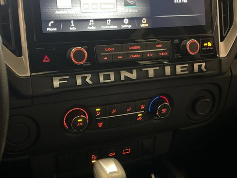 Used 2025 Nissan Frontier SV RWD image 21
