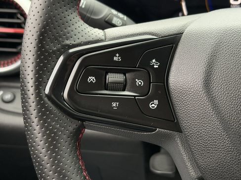 Used 2025 Chevrolet Trax RS image 16