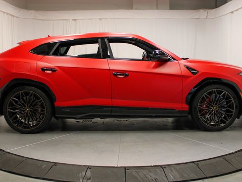 Used 2025 Lamborghini Urus SE image 6