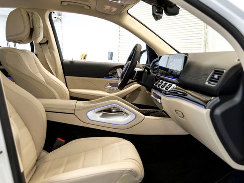 Used 2026 Mercedes-Benz GLS 450 4MATIC image 28