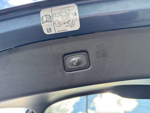 Used 2018 Ford Edge Titanium w/ Equipment Group 302A image 6