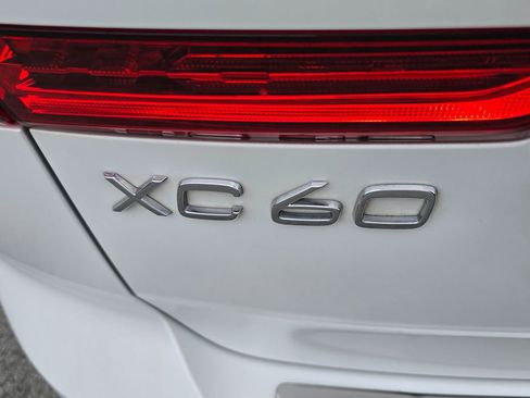 Used 2021 Volvo XC60 T6 Inscription AWD/4WD image 12