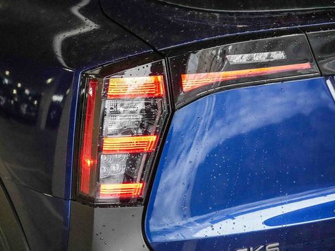 New 2026 Nissan Kicks S FWD image 9