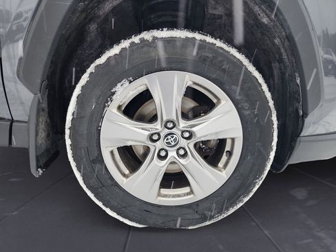 Certified 2022 Toyota RAV4 XLE w/ Convenience Package image 14