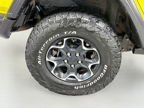 Used 2023 Jeep Wrangler Unlimited Rubicon 4xe w/ Cold Weather Group AWD/4WD image 11