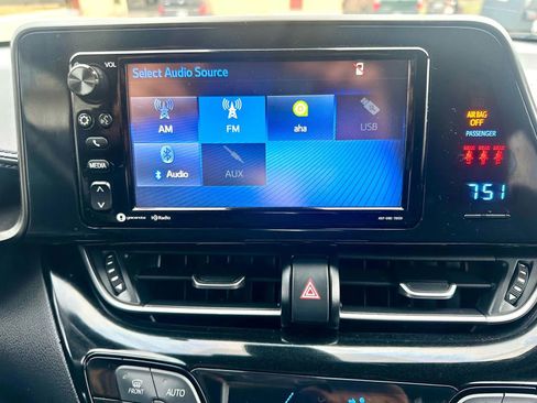 Used 2018 Toyota C-HR image 17