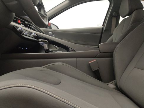 Used 2023 Hyundai Elantra SEL w/ Convenience Package FWD image 17