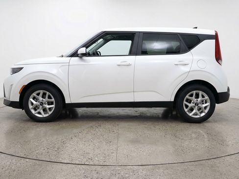 Used 2025 Kia Soul LX w/ LX Technology Package image 5