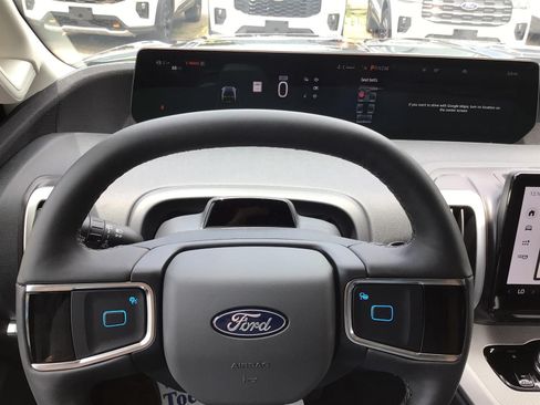 New 2026 Ford Expedition Active RWD image 18