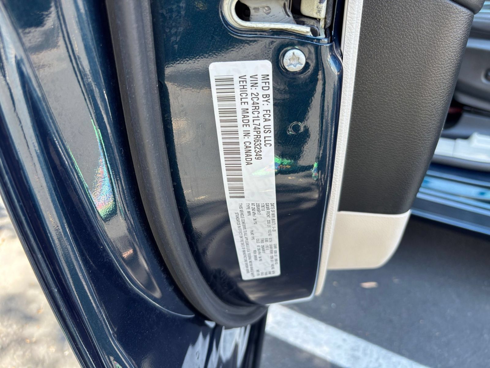 Used 2023 Chrysler Pacifica Touring-L FWD image 31
