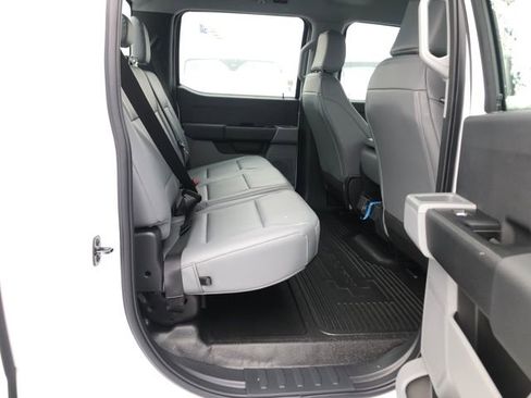 New 2026 Ford F250 XL w/ XL Chrome Package image 23