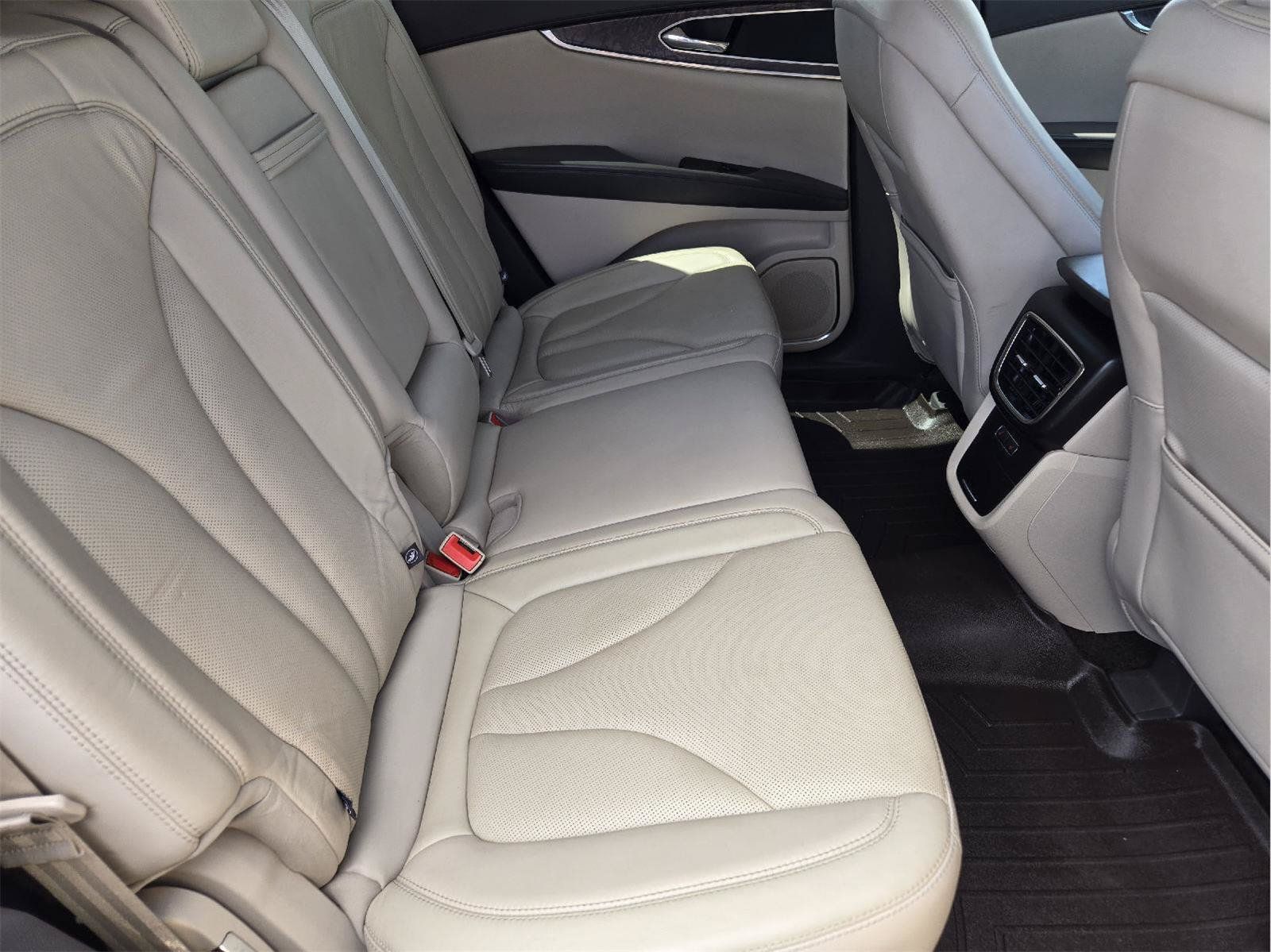 Used 2016 Lincoln MKX Reserve w/ Climate Package AWD/4WD image 30