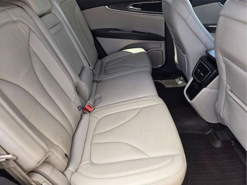 Used 2016 Lincoln MKX Reserve w/ Climate Package AWD/4WD image 30