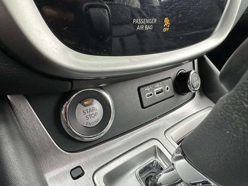 Used 2023 Nissan Murano SV image 22