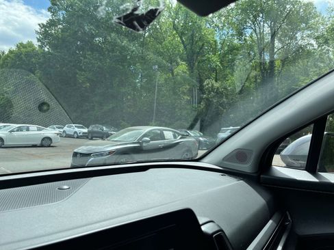 Used 2025 Kia Sportage LX image 34