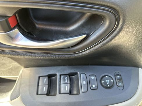 Used 2024 Honda HR-V LX image 15