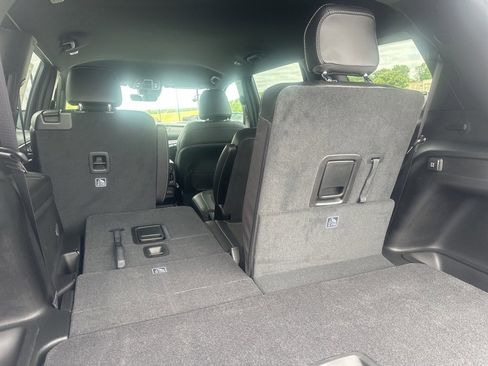 New 2025 Jeep Grand Cherokee L Laredo image 16