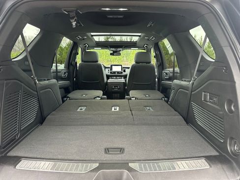 Used 2023 Chevrolet Tahoe Z71 w/ Luxury Package image 35