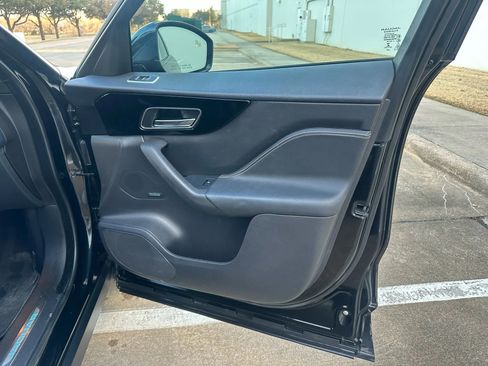 Used 2019 Jaguar F-PACE S image 29