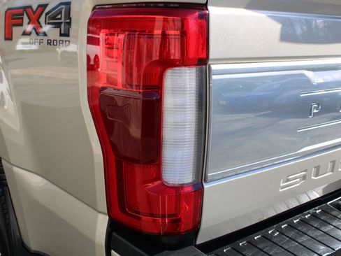 Used 2017 Ford F250 Platinum w/ Platinum Ultimate Package image 27