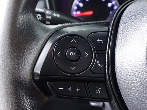 Used 2021 Toyota RAV4 LE image 12