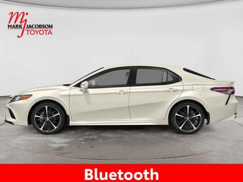Used 2020 Toyota Camry XSE FWD image 5